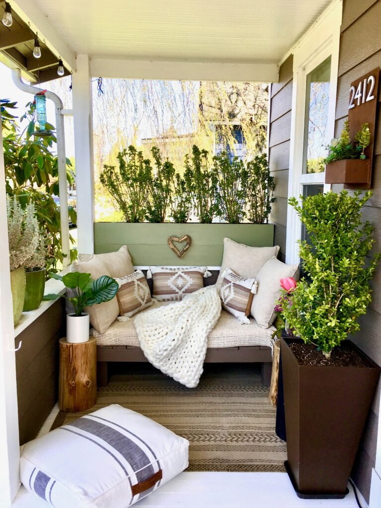 What Are Some Modern Home Decor Ideas For Small Apartments?