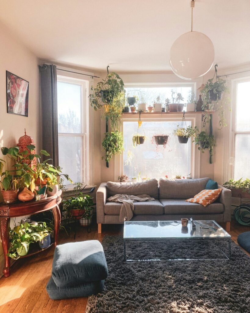 What Are Some Modern Home Decor Ideas For Small Apartments?
