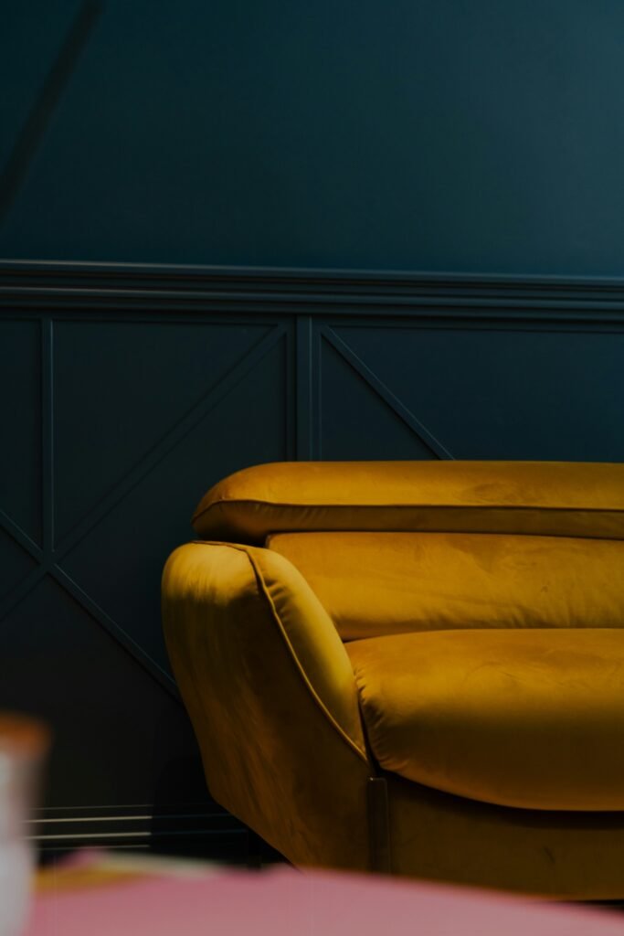 How Do I Mix Vintage And Modern Home Decor Styles?