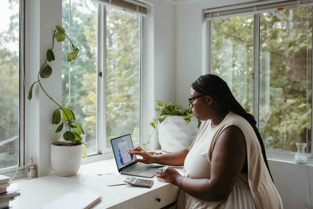 What Are Trending Home Office Decor Ideas For 2025?